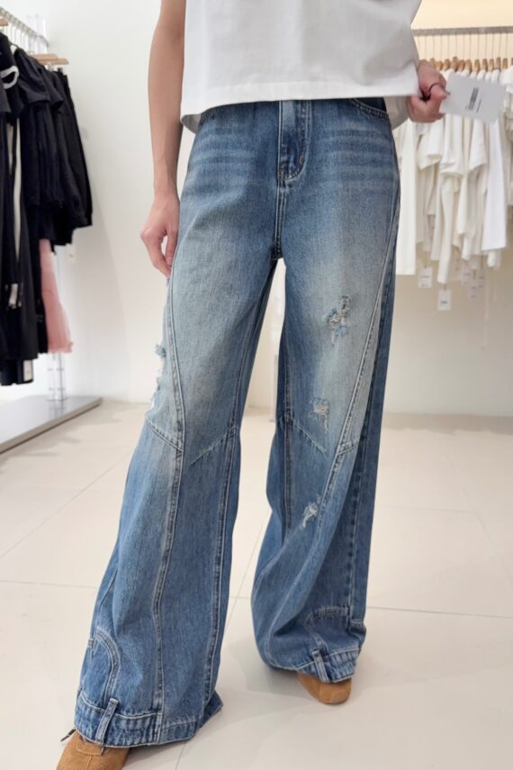 37202 RIPPED JEANS
