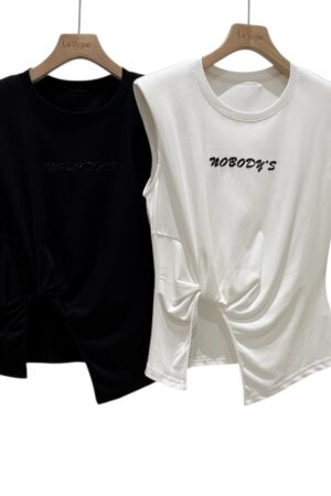 37109 SLEEVELESS DESIGNER TOP