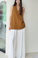 37563 SLEEVELESS HALTER TOP