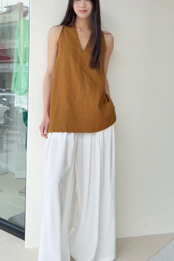 37563 SLEEVELESS HALTER TOP