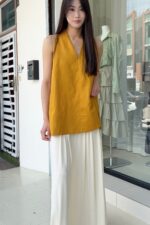 37563 SLEEVELESS HALTER TOP