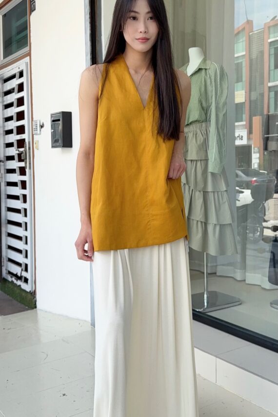 37563 SLEEVELESS HALTER TOP