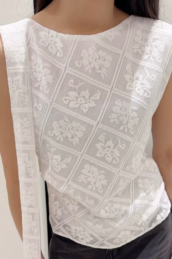 37651 IRREGULAR LACE TOP