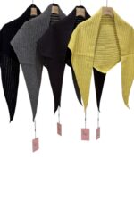 37783 WOOLEN TRIANGULAR SHAWL