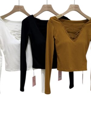 37976 LONG-SLEEVE FITTED CUT-OUT TOP