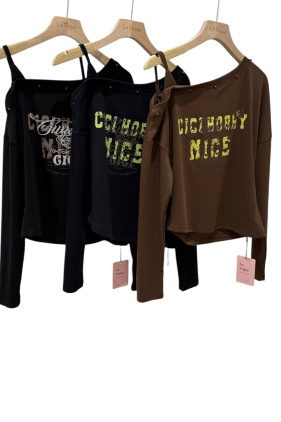 38170 OFF-SHOULDER SLOGAN LONG-SLEEVE TOP