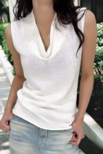 38999 RUFFLED-NECK KNIT TOP