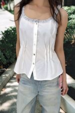 38981 SLEEVELESS BUTTON-UP TOP