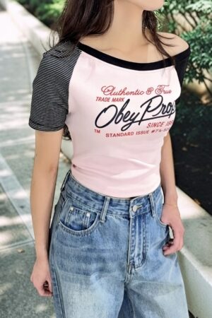 38952 ONE-SHOULDER CROPPED GRAPHIC TOP