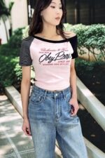 38952 ONE-SHOULDER CROPPED GRAPHIC TOP