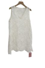 39122 LACE V-NECK TOP