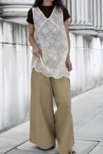 39122 LACE V-NECK TOP
