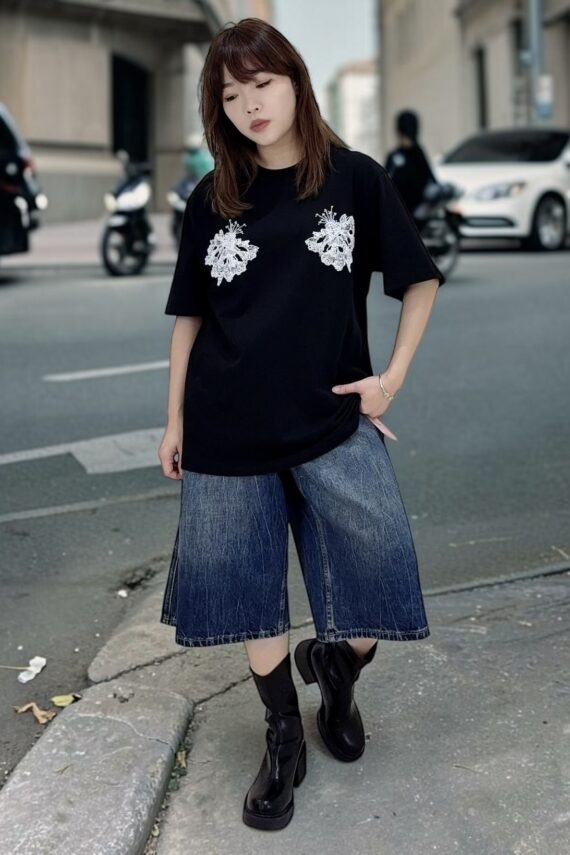 39190 FLORAL EMBROIDERY TEE