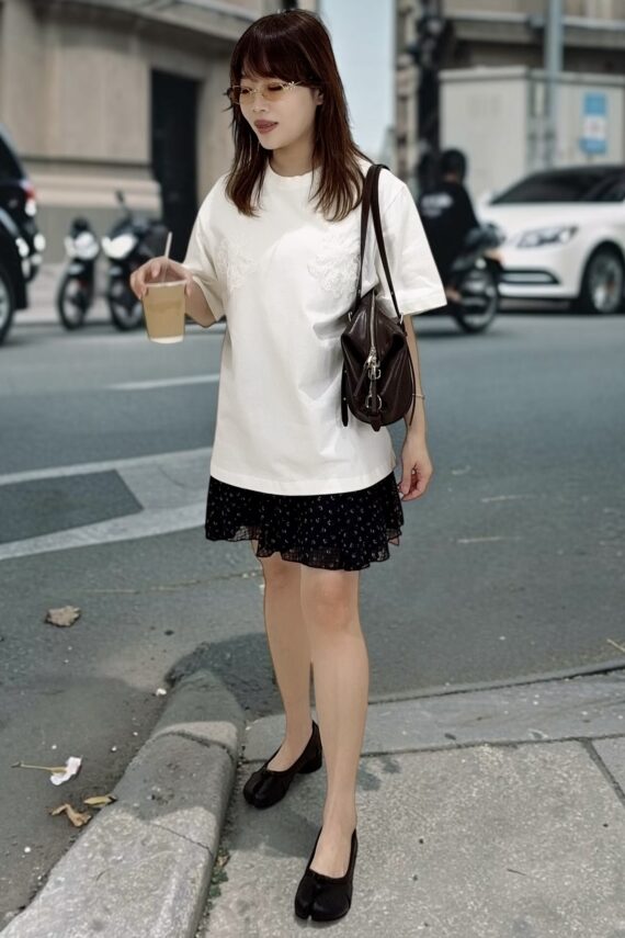 39190 FLORAL EMBROIDERY TEE