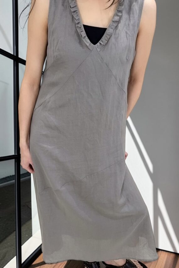 39120 V-NECK MAXI DRESS