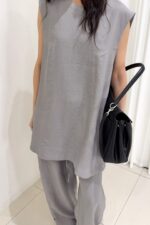 39043 LONGLINE SLEEVELESS TOP
