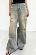 38808  STAIGHT-LEG RIPPED JEANS