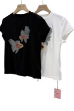 39266 GRAPHIC FITTED TEE