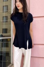 39065 MINIMALIST KNIT TOP