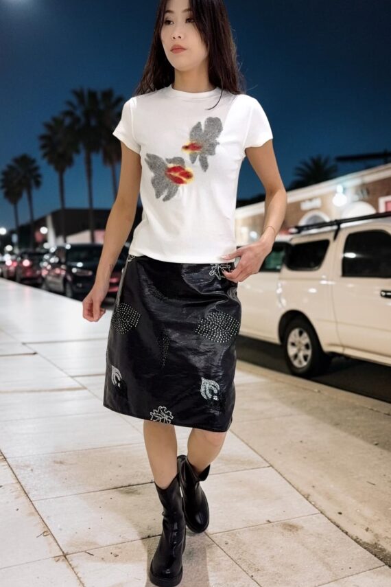 39266 GRAPHIC FITTED TEE