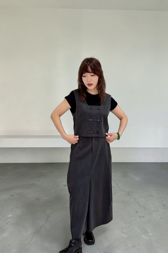 39273 TAILORED BUTTON VEST TOP
