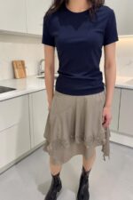 39223 MINIMALIST FITTED TEE