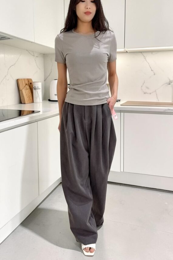 39223 MINIMALIST FITTED TEE