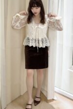 39268 LACE EMBROIDERED LONG-SLEEVE BLOUSE