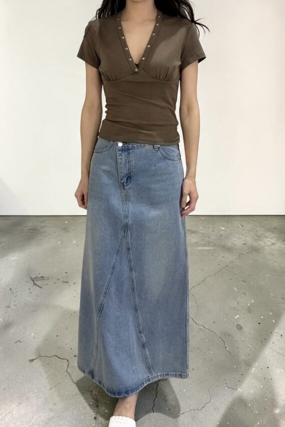 39141 FITTED V-NECK TOP