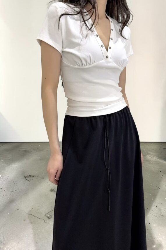 39141 FITTED V-NECK TOP