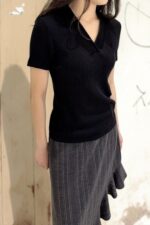 38925 V-NECK KNIT TOP