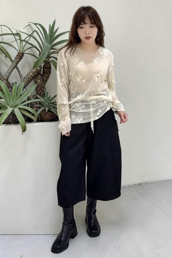 39271 ELASTIC-WAIST CROPPED CURVED-LEG PANTS