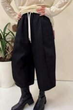 39271 ELASTIC-WAIST CROPPED CURVED-LEG PANTS