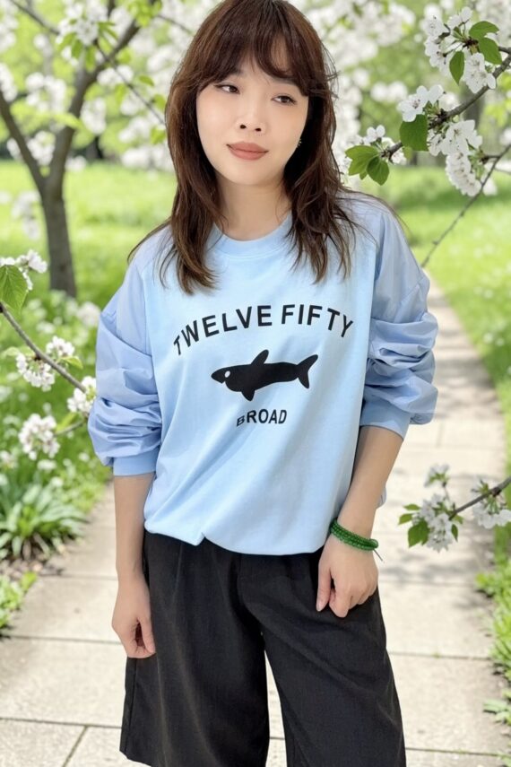 39300 GRAPHIC PRINTED LONG-SLEEVE TOP