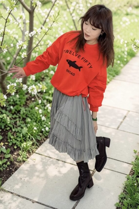 39300 GRAPHIC PRINTED LONG-SLEEVE TOP
