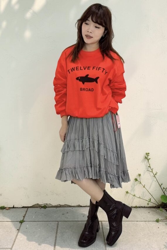 39300 GRAPHIC PRINTED LONG-SLEEVE TOP