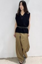 39054 V-NECK KNIT TOP